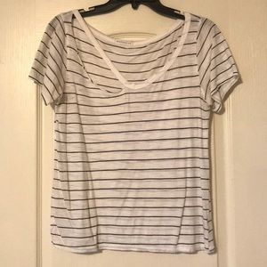 Women’s distressed t shirt